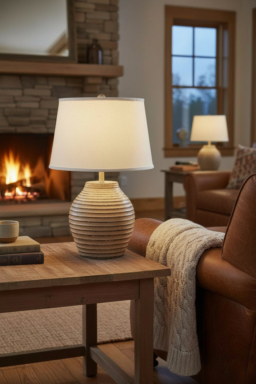 Rustic Short Round Ribbed Vase Table Lamp